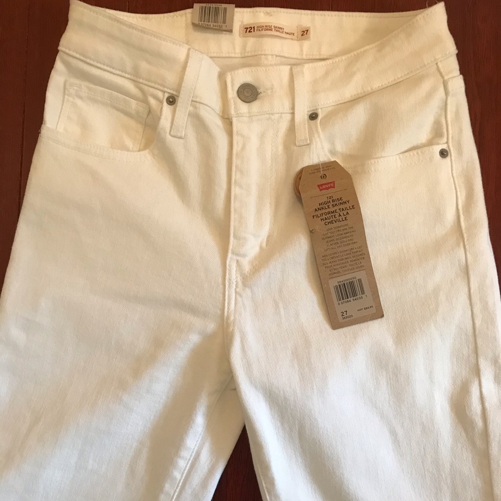Levis 721, “soft white” NWT size 27